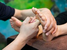 ほぐし処 いやしの森/施術シーン～足つぼ～