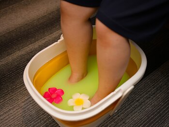 プレミアムみずほ/【STEP3】施術前に足湯サービス