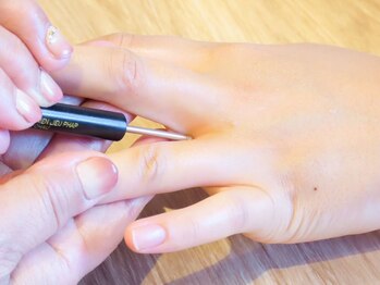 サロン ド ラマン メジロ(Salon de Lamain .mejiro)/ツボ探し棒を使ったハンドケア