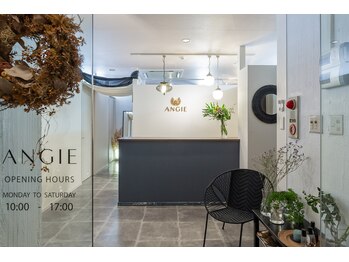 ブラジリアンワックス専門店 アンジー(ANGIE)/1お洒落な入口で皆様をお出迎え