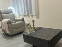 アイルーム ミニョン(eyeroom mignon)の雰囲気（ふかふかソファ♪）