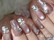クオン(KUON)/宝石埋め込みフレンチ