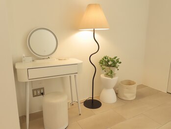 カロン 銀座(Kalon)/ドレッサー