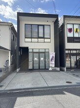 レ サロン(les SALON)/サロンの外観