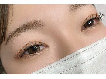 ラヴィアスプラス(LAVIAS+)の写真/高技術×短時間で理想のまつ毛に☆幅広い年齢の方が通える人気サロン♪モチの良さにも自信あり◎