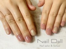 ネイルドール(Nail Doll)/馴染みカラーでオフィスネイル