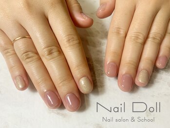 ネイルドール(Nail Doll)/馴染みカラーでオフィスネイル
