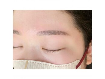 ビューステージ アイブロウサロン 松山/やさしめ平行アーチ眉