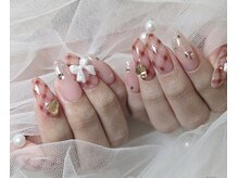 持ち込みデザインで可愛いネイルで！パーツもたくさんあります