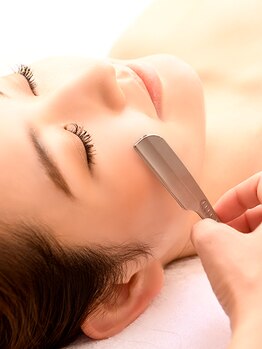ジジベレッザ 芦屋店(jiji belleza)の写真/肌が変わる第一歩は、産毛を整えること。
産毛も古い角質もやさしく整え、思わず触れたくなる素肌へ。
