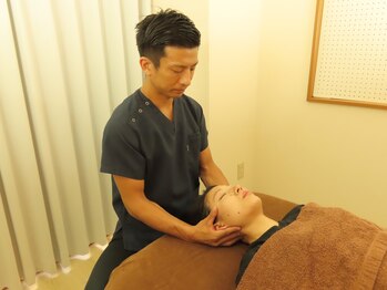 小桜はり灸 整体院 江戸川橋店/頸部施術