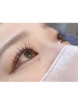 ナチュラル上品な目元にしたい