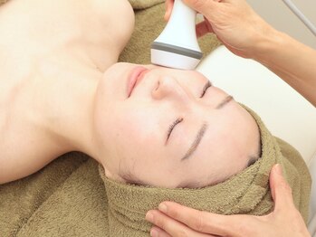 フリッシェ グラン(Frishe Gran)/目的に応じて美容機器も使用