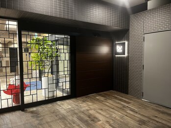 夢みるよもぎ蒸し オータムヒルズ/サロンのビルのエントランス