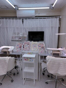 ニュアネイル(nyua nail)の写真/2席のみのプライベート空間で叶える♪可愛いが詰まった店内はガーリー好き必見◎オフィスにも◎