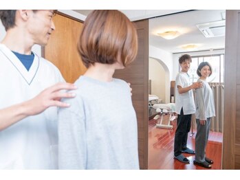 整体サロン ボディファシリテイト 大船本店/姿勢・歪みチェック!!