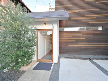 ミラ(Mira)/店舗外観です。