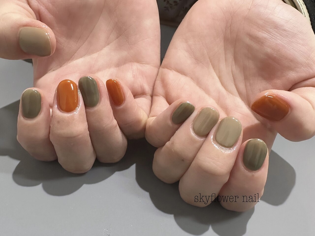 2025年-2026年冬トレンド】3色のネイルデザイン集｜人気順