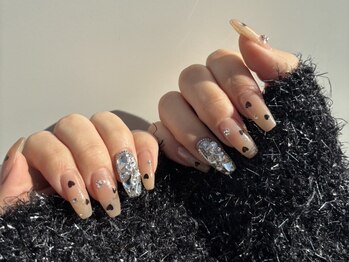 ラフィーナ(RAFFINA)/ビジュー埋め尽くし×ハート