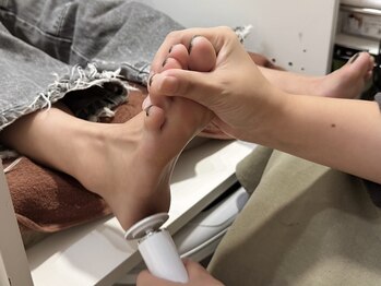 ツリー 吉祥寺店(TREE)の写真/フットネイルケア&足裏角質ケアで素足に自信◇爪やかかとをきちんとケアし清潔感UP!うるおい満ちた足元に