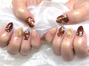 ネイルサロンブリス(nail salon Bliss)/☆べっ甲のフラワーネイル☆