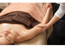 リンパマッサージ専門サロン シンシアリー(Sincerely)/流れ8.二の腕のコリたるみを改善