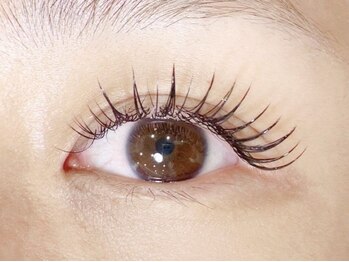 ティンク港南台 アイラッシュアンドネイル (Tink eyelash&nail)の写真/【アイリストおすすめ☆最高級フラットラッシュ☆】業界最軽量♪まつげへの負担を極限まで軽減◎