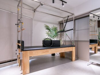パーソナルマシンピラティス 恵比寿店の写真/1対1のパーソナルマシンピラティスで<姿勢改善&しなやか美ボディメイク>引き締まったしなやかな身体に…♪