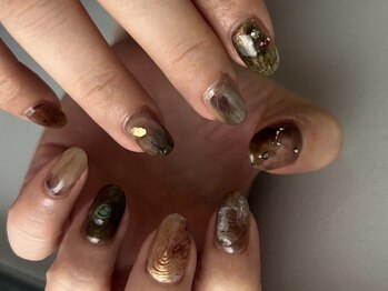レサブル(lesable)の写真/【Omakase】厳選されたデザイン。クリアベージュベースで自爪も長くスッキリ見える○マグネットネイルも