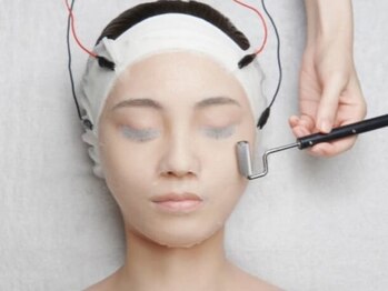 サロン ポム(salon pom)の写真/【紫外線のダメージケアで早めにシミ対策◎】 紫外線やエアコン,汗によるお肌の乾燥悩みもお任せください♪