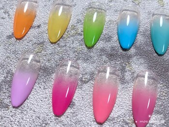 モアネイル 新宿/カラーグラデーション