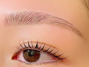 ルプティボヌール(LE PETIT BONHEUR.)の写真/ブロウリフトで立体的な眉毛に◎￥6900/パーソナルブロウで骨格に合わせた眉に仕上がる♪￥6000