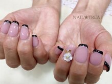 ネイルトリート 茨木駅前店(NAIL TREAT)/くすみピンク＆黒フレンチ花