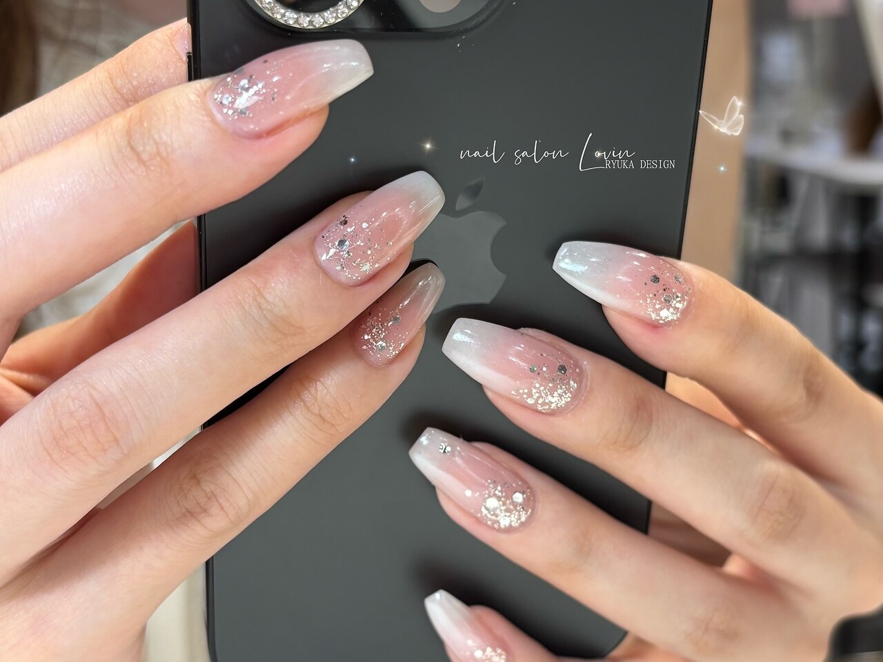 2026年冬トレンド】ホワイト カラーグラデーションのネイルデザイン集