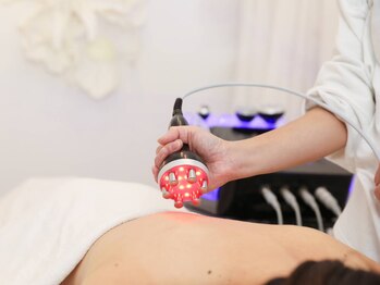 ビューティーアカデミーの写真/年末のスピード痩身に◎キャビリポPROで発汗&代謝を上げて脂肪燃焼！仕上げの熟練マッサージで美体型に★
