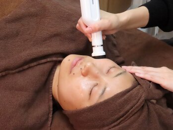 フェリス(feliz)の写真/韓国【小顔&美白ケア】脂肪分解・レモンボトルで二十顎とさよなら！フェイスライン引き締まりスッキリ小顔