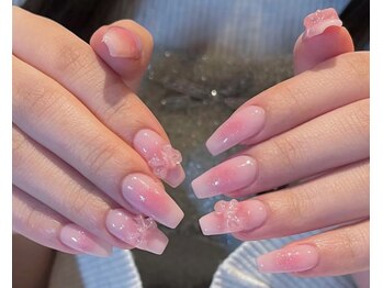 ヴィーナスネイル(Venus Nail)/長さ出しチークネイル