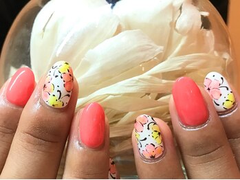 フラワーネイル。