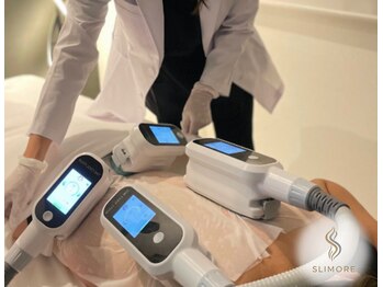 スリモア(SLIMORE)の写真/【脂肪冷却×筋膜リリース×脂肪分解美容液】最新の脂肪冷却機器でリバウンドしない「本気の痩身」◎