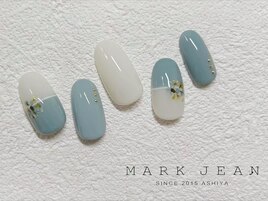 127. ブルー　押し花　ネイル