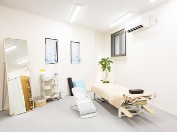 大の樹治療院 府中 中河原店/広々とした明るい院内