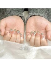 リッシュ トロワ(RICHE trois)/ゴールドラメネイル♪