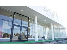 ミリア(MILLIA)の雰囲気（1Fが美容室、2Fがネイルサロンのお店です♪店舗正面にPあります）
