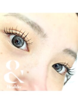 マイズ(MAI's)の写真/【＆healthy】エクステとパーマを融合した新技術で、自まつげが伸びたような仕上がり☆アンドヘルシー
