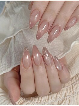 リュウリュウ(LiuLiu)の写真/当店ではお顔のお悩みも解消出来て、指先も美しく綺麗に♪シンプルかつお洒落なデザインで満足度＆モチも◎