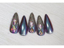 キラキラ個性派ネイル