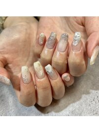 ホワイトニュアンスネイル