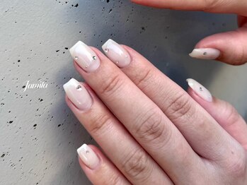 ジャミーラ/ストーン付きホワイトフレンチ