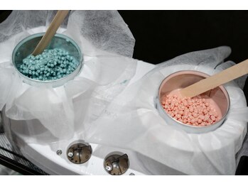 コウ 博多(KOU.)/顔用ワックスは2種類ご用意◎