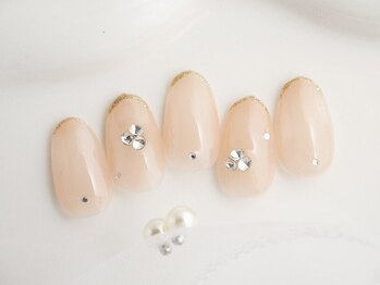 WHITE NAIL 三宮店【ホワイトネイル】【3月上旬 NEW OPEN(予定)】/大人ヌーディー/ゴールドライン